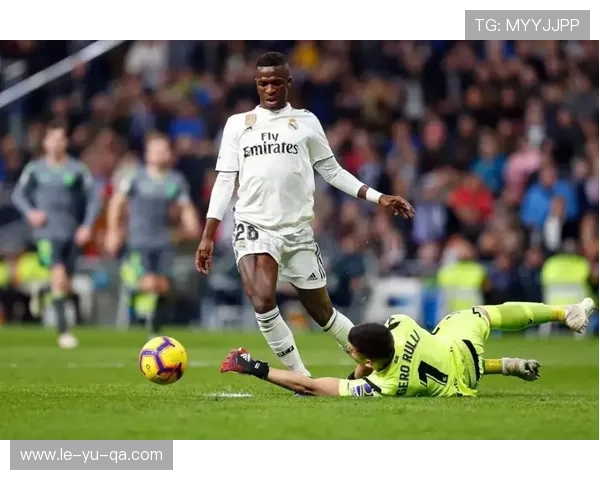 贫民街头起步，维尼修斯的足球启蒙之路